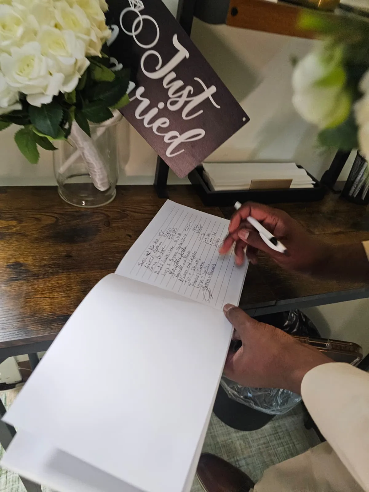 Just Married, the little details