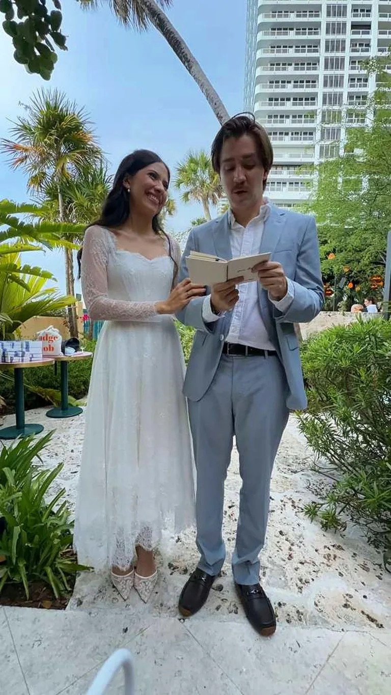 Reading their vows